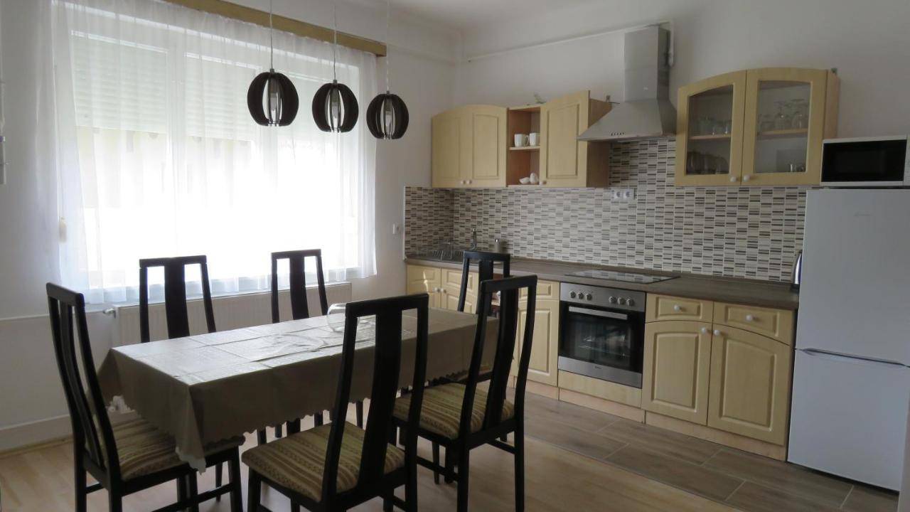 Apartment Akacfa Vendeghaz *